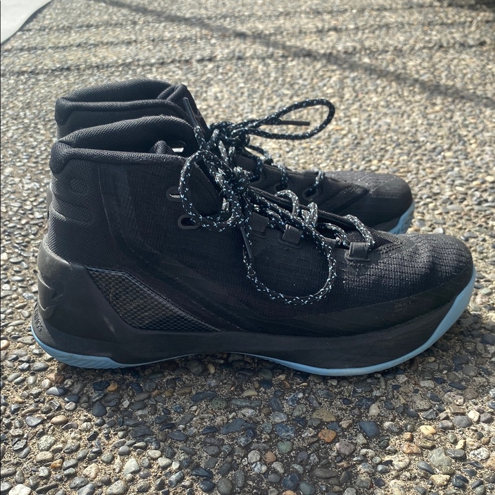 Steph Curry Under Armour Black Sneakers with Sleek Design Great Condition